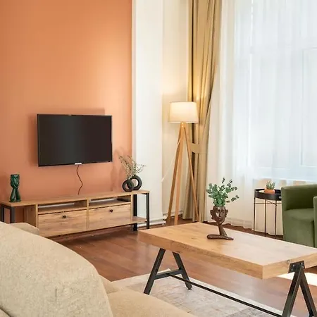 Spacious & Bright 3br Apt In The Heart Of The * Isztambul