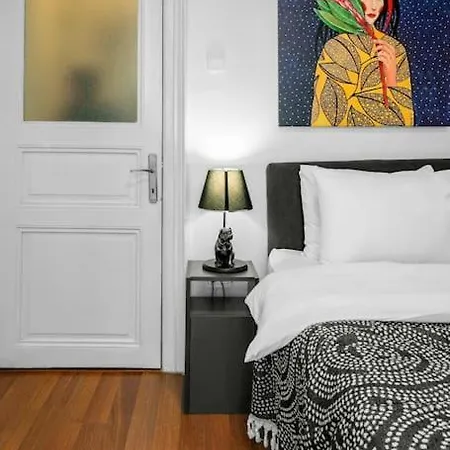 Spacious & Bright 3br Apt In The Heart Of The Isztambul
