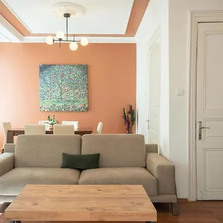Spacious & Bright 3br Apt In The Heart Of The Apartman Isztambul